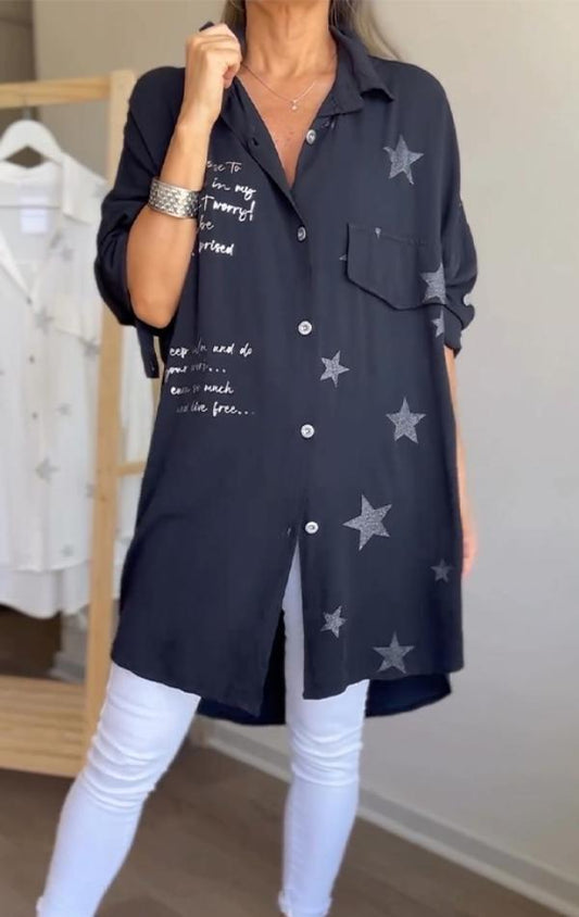 Jednorzędowa koszula z klapami i nadrukiem w kształcie gwiazdy